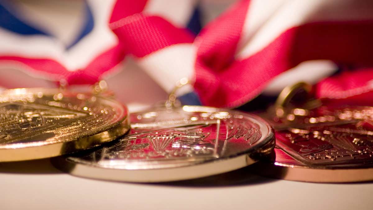 ¡Resultado histórico! Selección Olímpica de Matemáticas festeja medallas en Japón