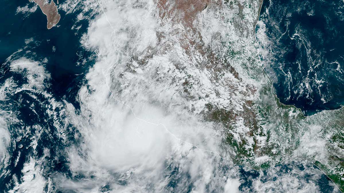 Beatriz se disipa a ciclón tropical, pero seguirán afectaciones a Jalisco y otros estados