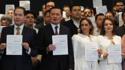 Los senadores como Osorio Chong renunciaron su renuncia al PRI