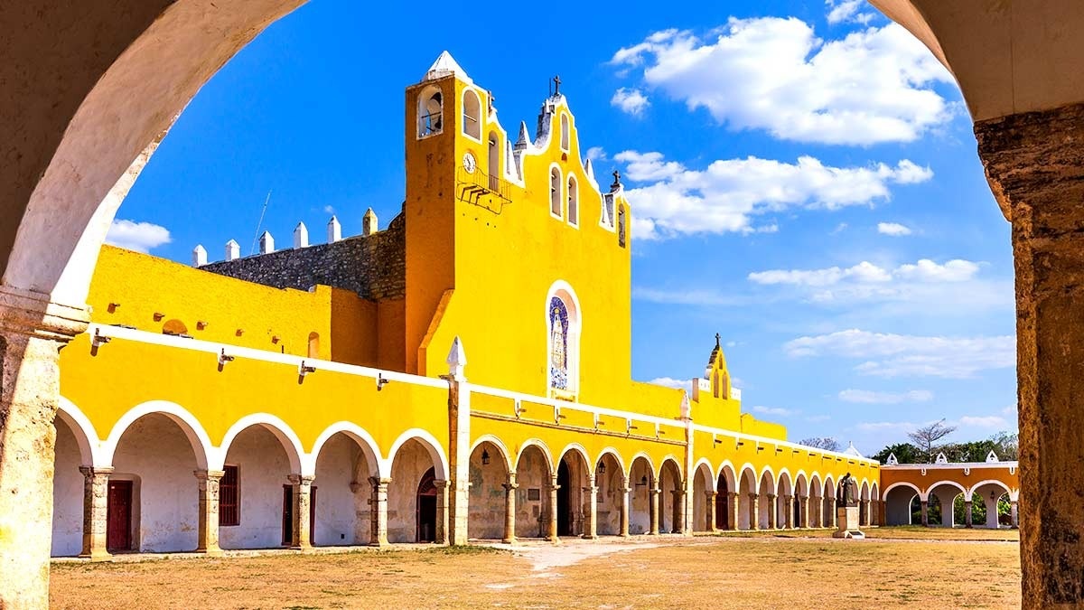 Pueblo Mágico de Izamal, la Ciudad Amarilla que encanta con su legado cultural