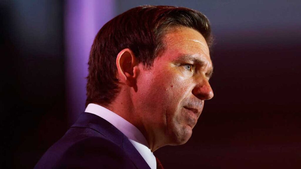 Ron DeSantis, ileso tras un accidente automovilístico