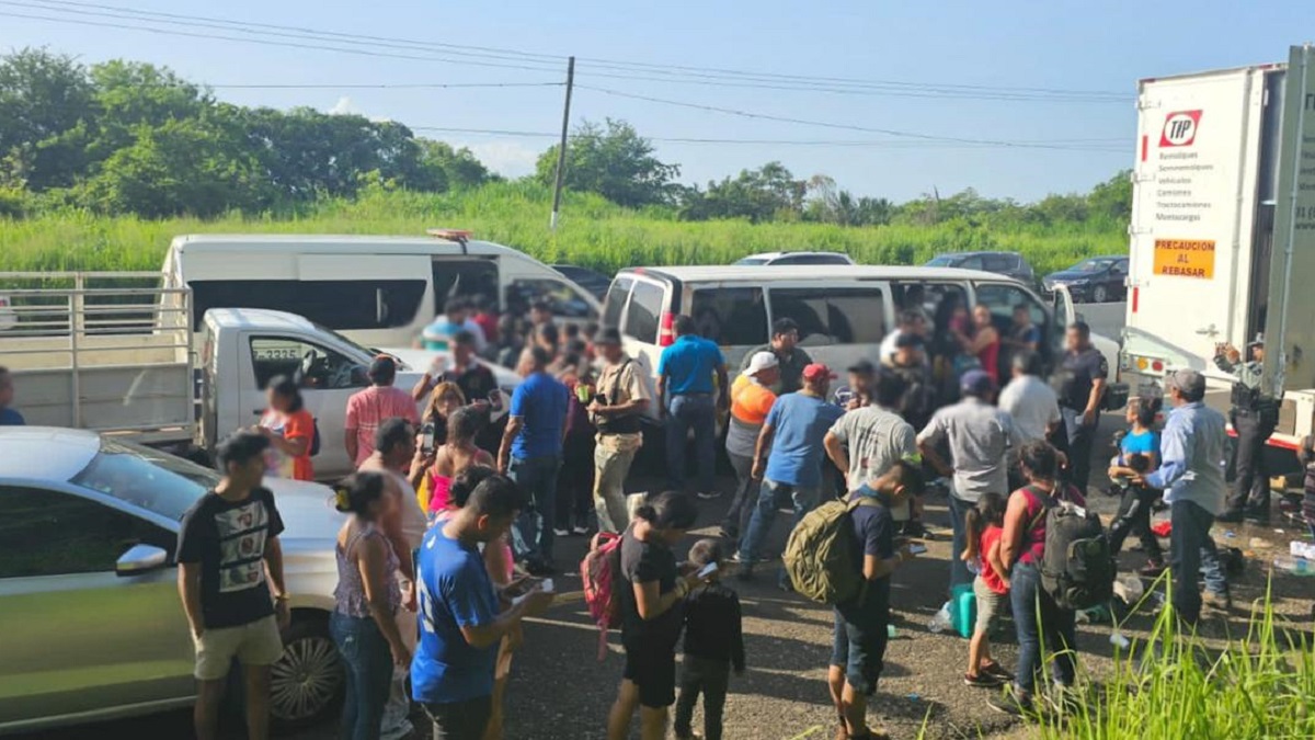 Identifican a los 172 migrantes abandonados en un tractocamión en Veracruz