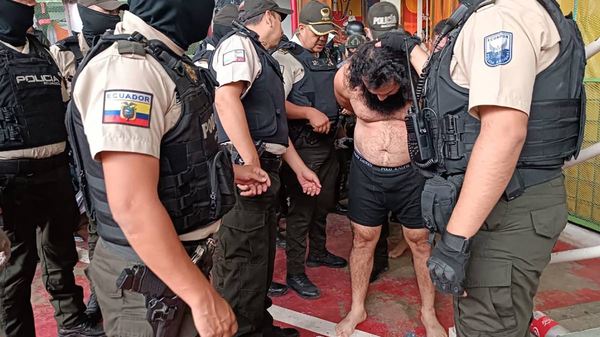 Ecuador traslada a cárcel de máxima seguridad a líder criminal que amenazó a candidato asesinado