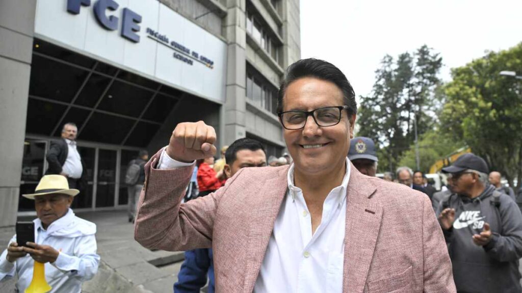 Fernando Villavicencio, candidato a la presidencia de Ecuador, sufre atentado