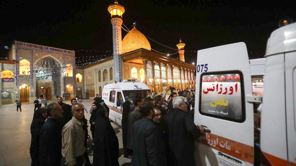 Perpetran ataque terrorista a santuario chiita en Irán; hay 4 muertos