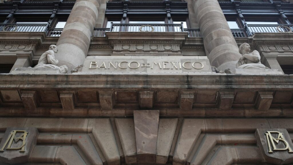 Banxico sube a 3.0 crecimiento de PIB de México
