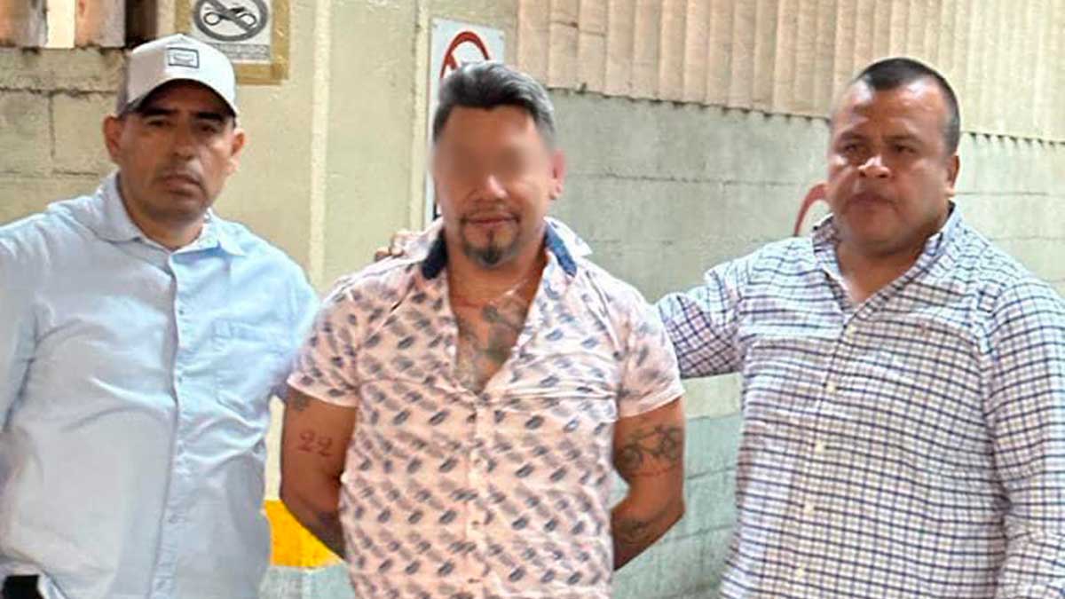 Detienen a Fernando Medina, hombre que golpeó a joven en Subway de San Luis Potosí