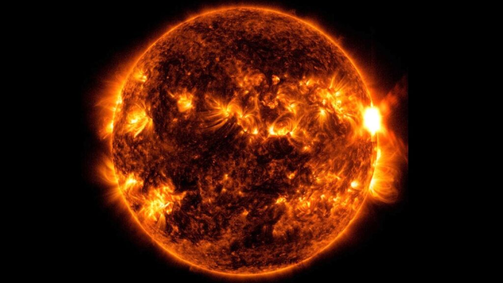 Erupcion Solar Gigantesca Impacta A La Tierra Y Captan Imagen