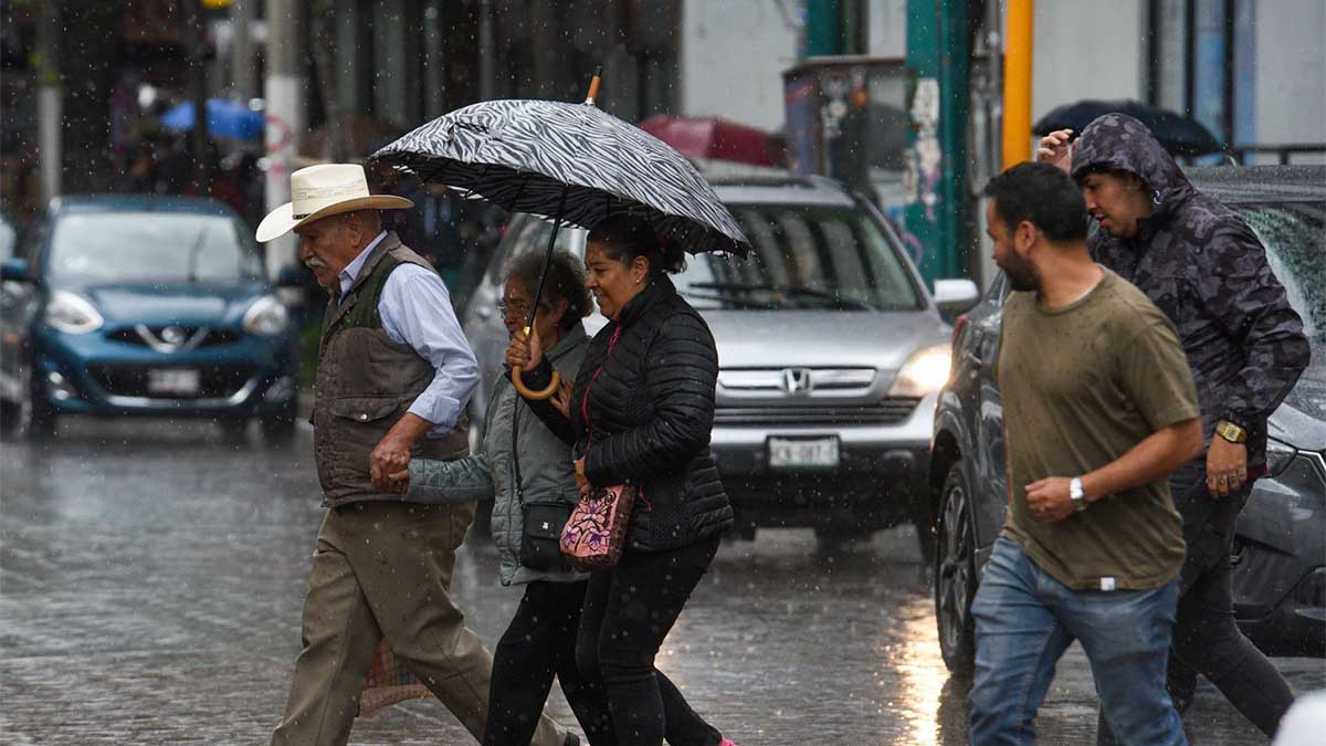 Hilary toca tierra y se debilita a tormenta tropical; lluvias afectarán algunos estados