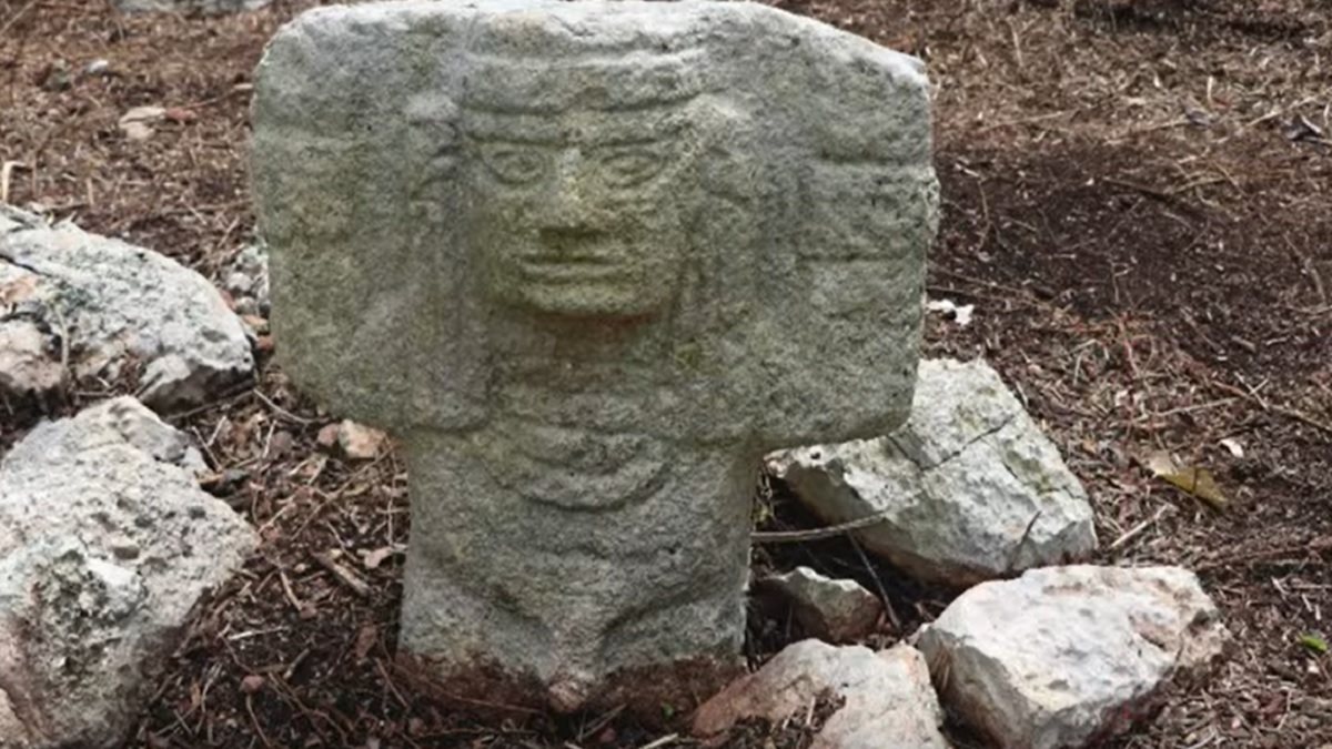 Nuevo hallazgo: INAH localiza pieza arqueológica de la cultura maya-tolteca en Chichén Itzá