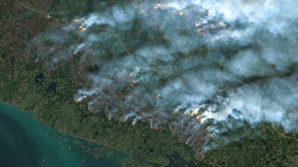 Incendios en Canadá: evacúan Yellowknife; Columbia Británica en alerta