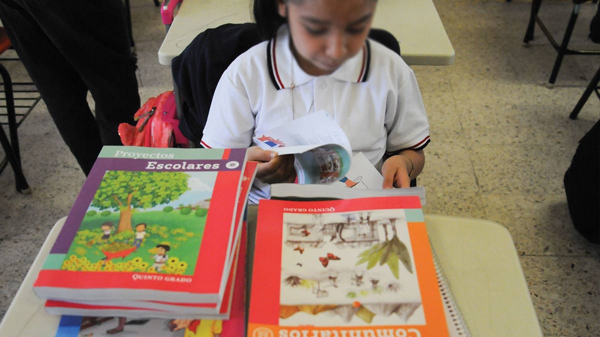Libros de Texto Gratuitos llegan a escuelas de CDMX, pero no a todas