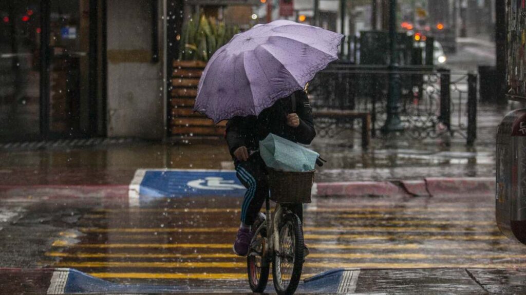 Lluvias e intervalos de chubascos en la CDMX