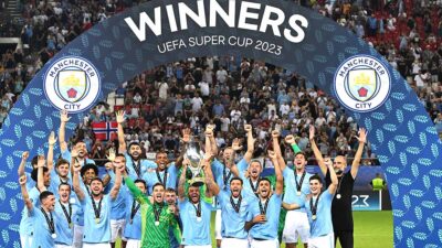 Manchester City gana la Supercopa al Sevilla en penales