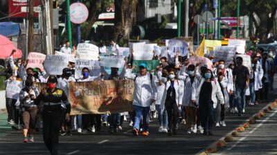 Marchas CDMX: marcha de estudiantes de la UNAM por Avenida Insurgentes