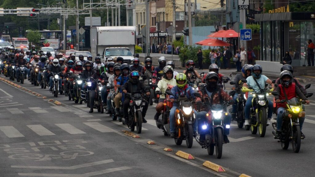 Marchas CDMX: rodada de motociclistas por Avenida Insurgentes