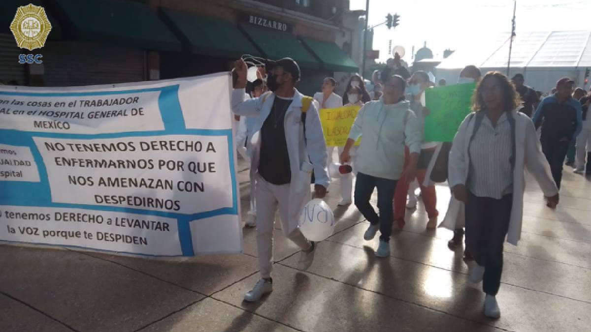 Médicos protestan en el Centro Histórico; llegan a Palacio Nacional