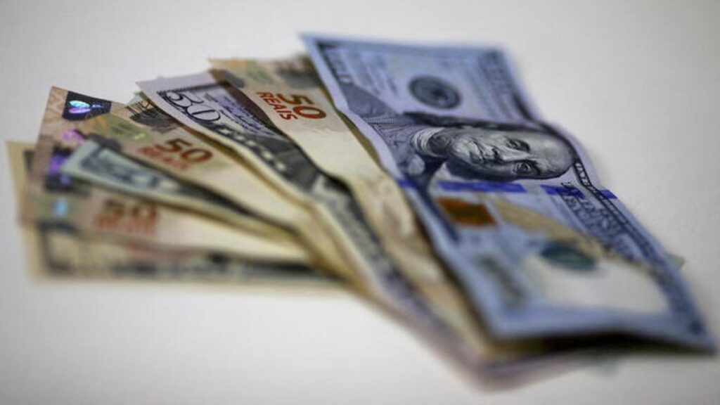 El precio del dólar hoy 1 de diciembre de 2023 se cotiza en 17.37 pesos