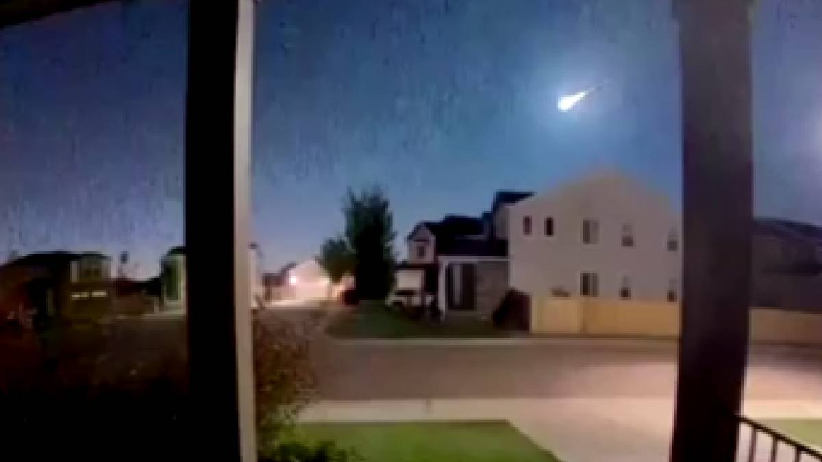 Hasta iluminó la noche: captan caída de meteorito en Estados Unidos