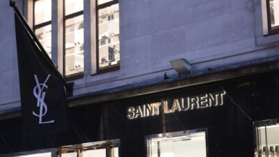 Se ofrece recompensa: sujetos asaltan tienda de Yves Saint Laurent en Los Ángeles