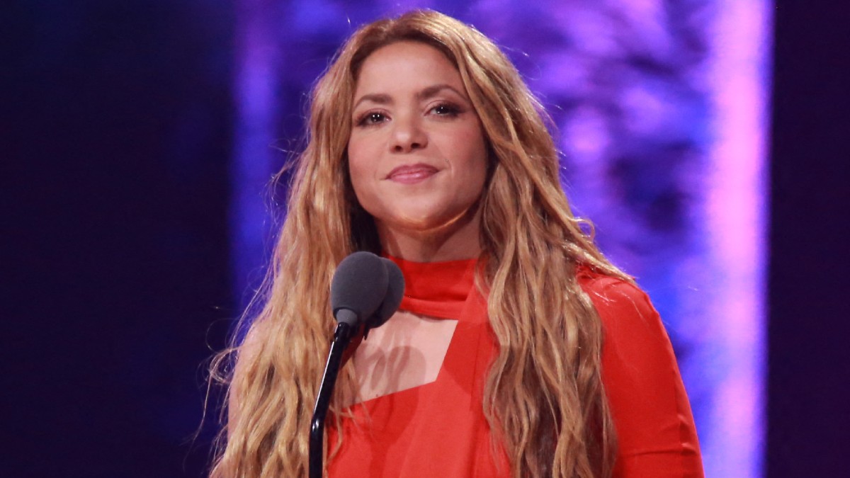 Shakira explica cómo bailar su canción “Copa vacía”