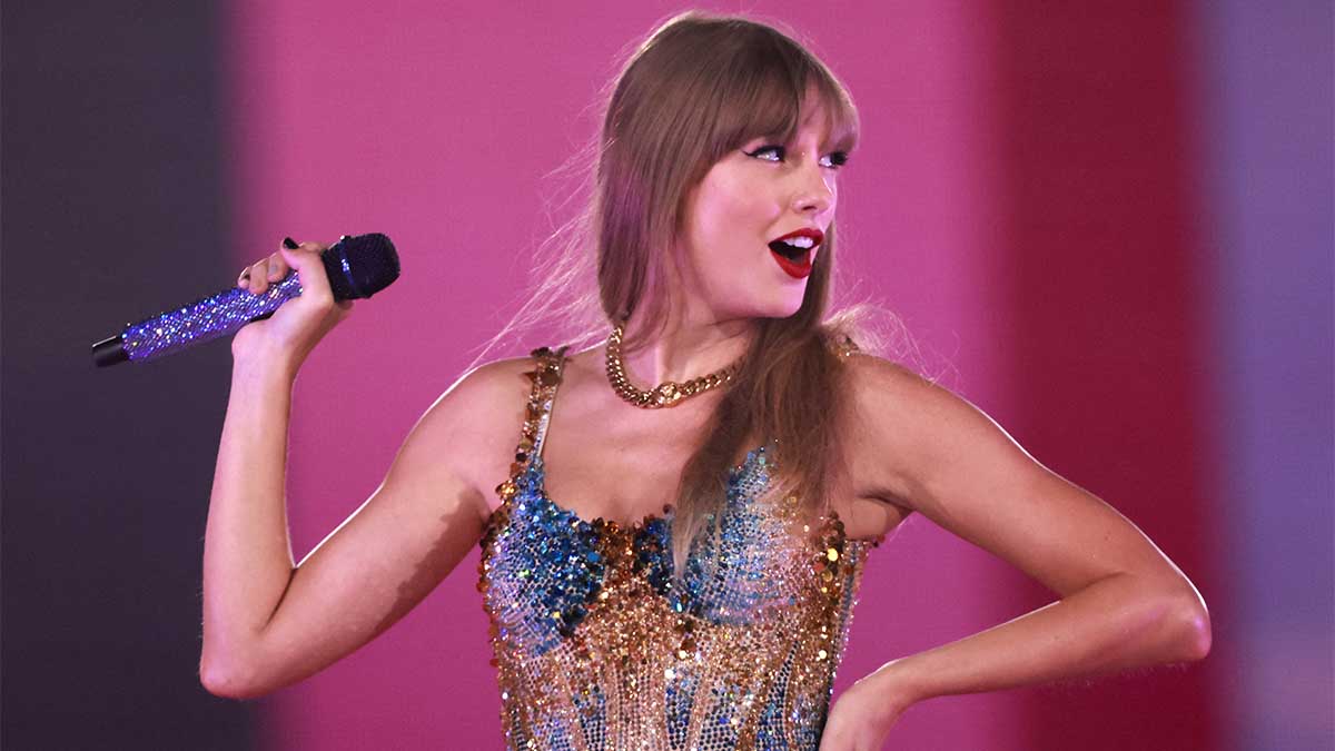 ¡Qué tragedia! “Swiftie” se pierde concierto de Taylor Swift en la CDMX y llora por irse a París