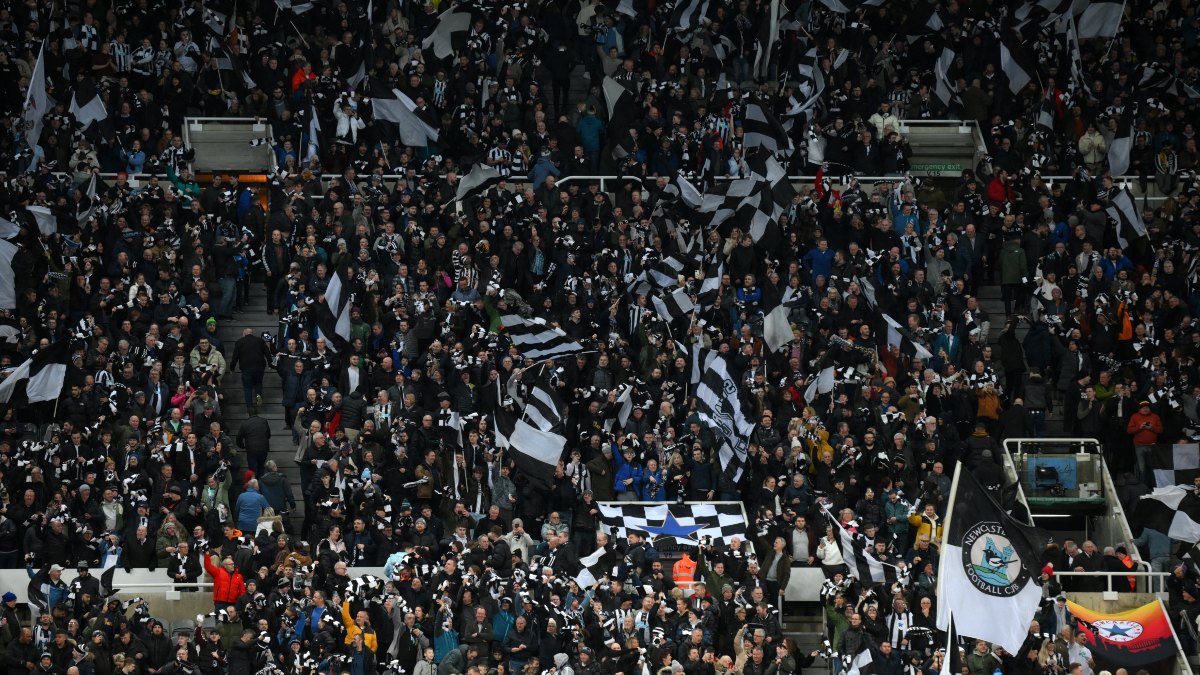 Aficionado del Newcastle fue apuñalado en Milán