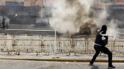 Ataque con bomba molotov a las instalaciones de la embajada de Cuba en EU