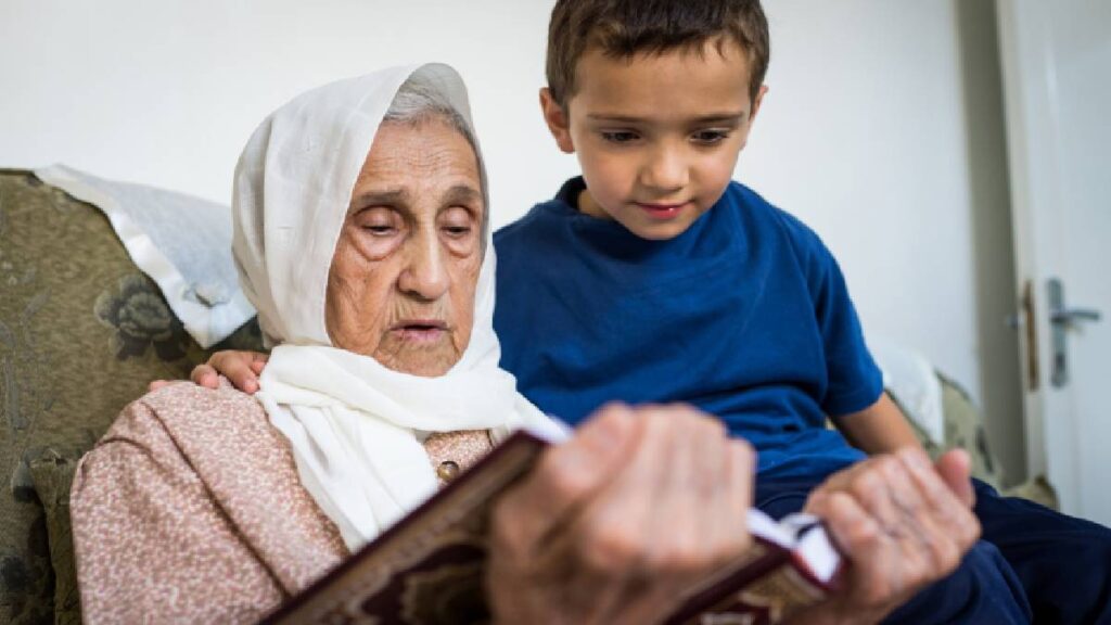 Bisabuela de india aprende a leer a los 92 años