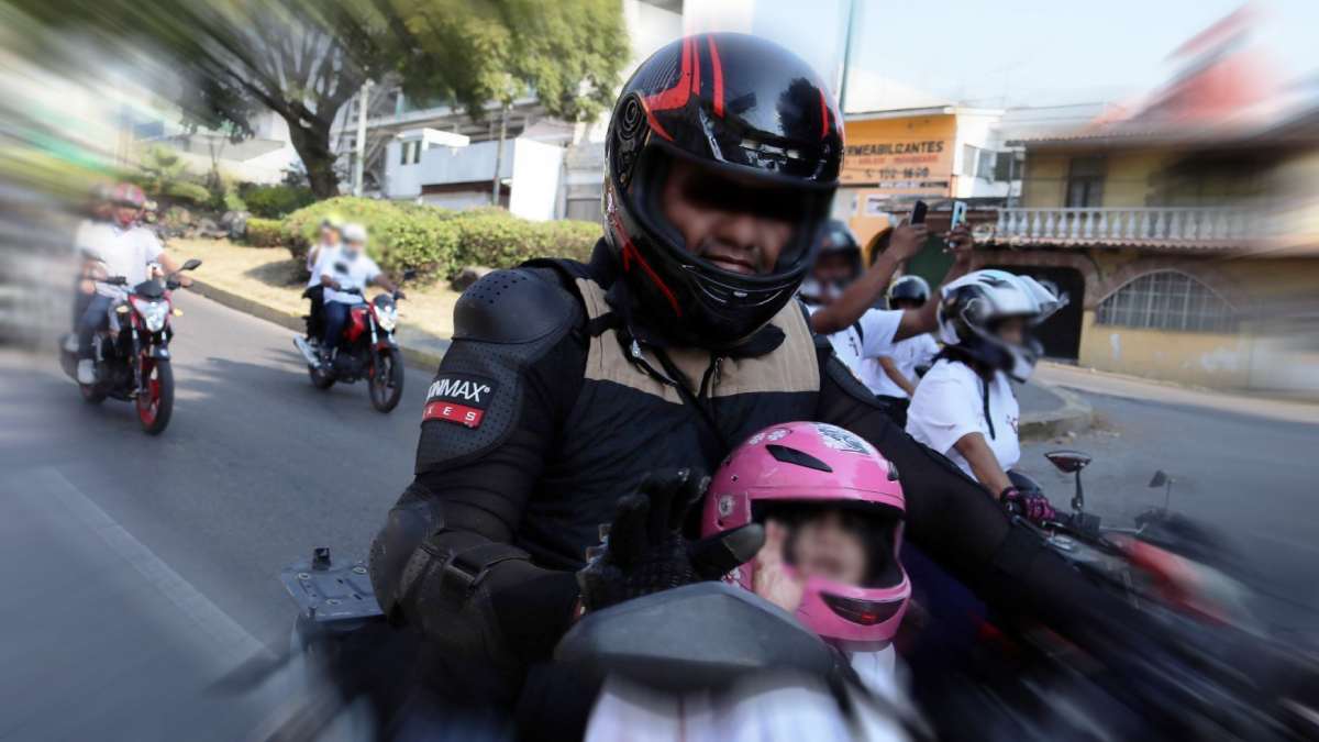 Advertidos motociclistas: corralón para quien viaje con menores de 12 años