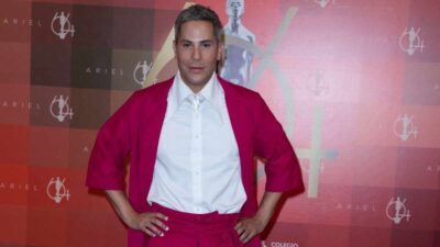 Christian Chávez, de RBD, es criticado por usar traje de charro rosa con tenis