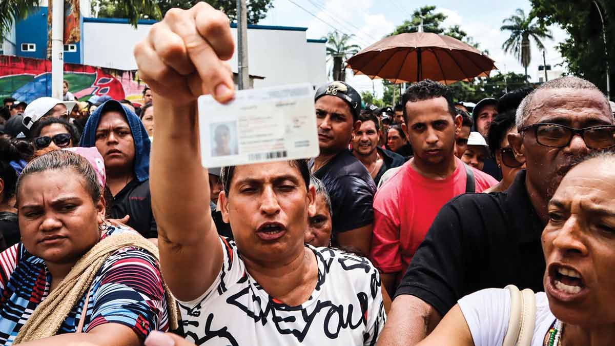 Cubanos protestan en Tapachula; buscan regularización migratoria