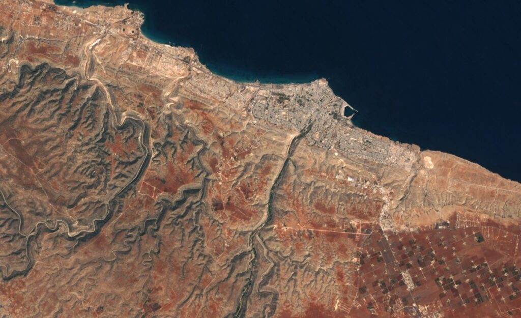 La devastación de Libia capturada desde el espacio, nuevas fotos de la NASA revelan cómo quedó el país