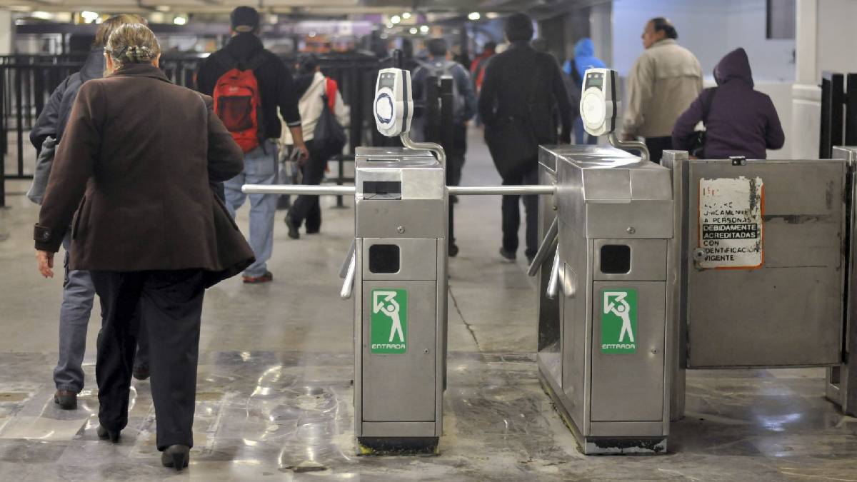 ¡Prevente! Metro anuncia entrada a la Línea 7 sólo con tarjeta en todas sus estaciones