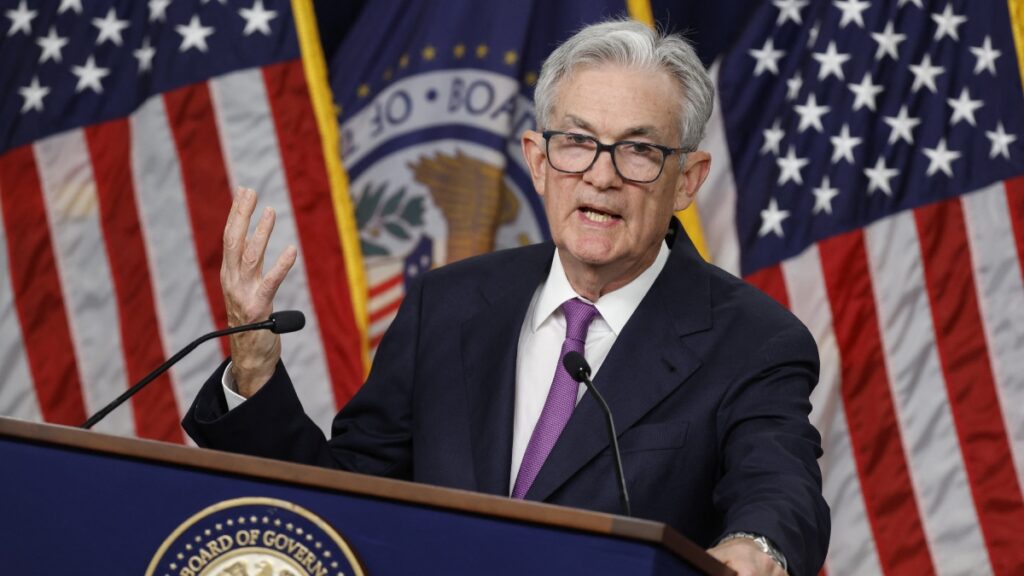 Reserva Federal (Fed) mantiene la tasa de interés, pero anticipa un nuevo aumento en EU