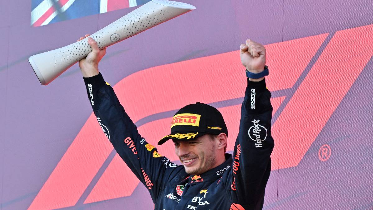 Verstappen gana GP de Japón y campeonato de constructores; Checo Pérez salió de la carrera