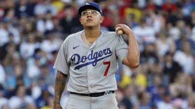 Julio Urías, lanzador mexicano de los Dodgers, fue arrestado por violencia doméstica, según reportes