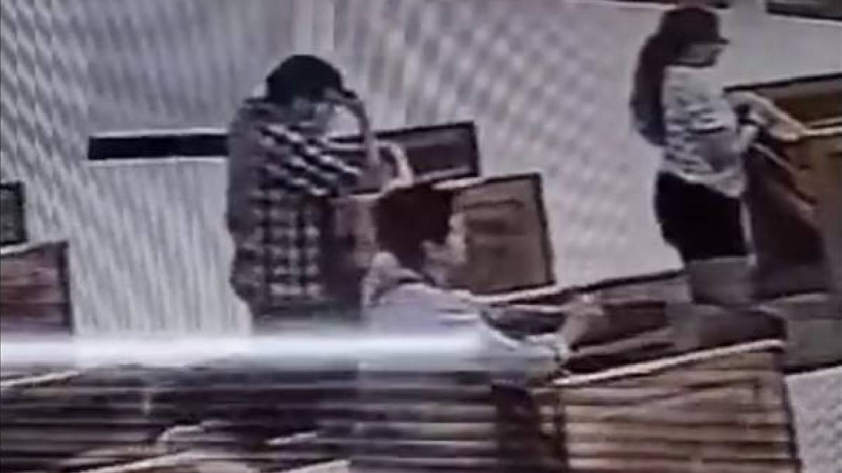 ¡Quedó en video! Ladrón roba a feligreses mientras rezan en iglesia de Durango