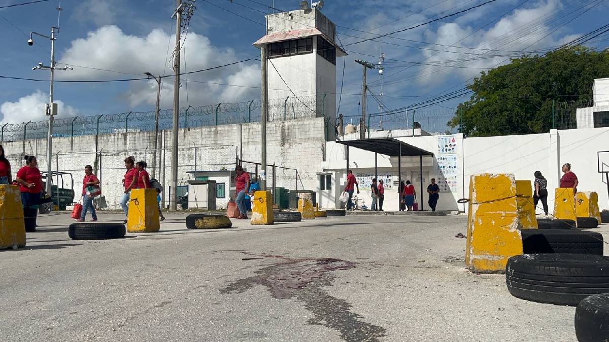 Asesinan a balazos a jefe de custodios de la cárcel de Cancún