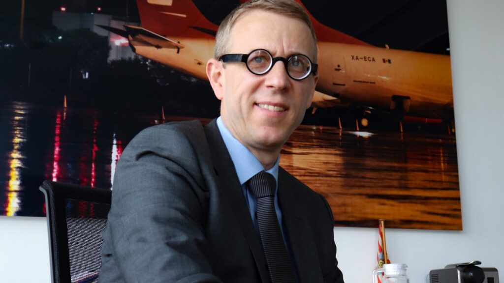 Muere el director general de Estafeta, Ingo Babrikowski