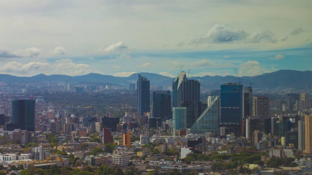 Nuboso y sin lluvias en CDMX