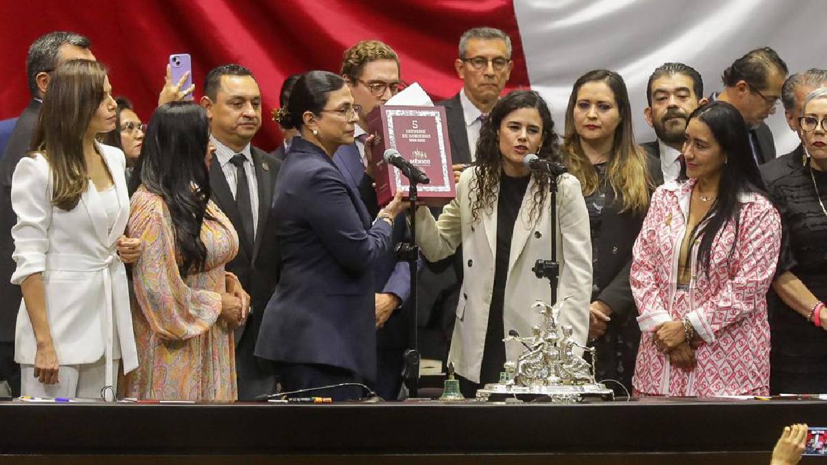 Luisa María Alcalde entregó al Congreso el Quinto Informe de Gobierno de AMLO