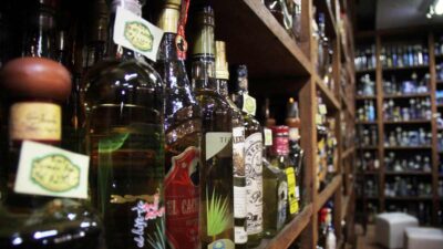 Tequila, ron y vodka: Profeco dice qué marcas no cumplen