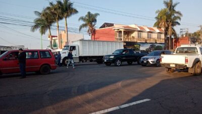 Transportistas Realizan Bloqueos En Uruapan