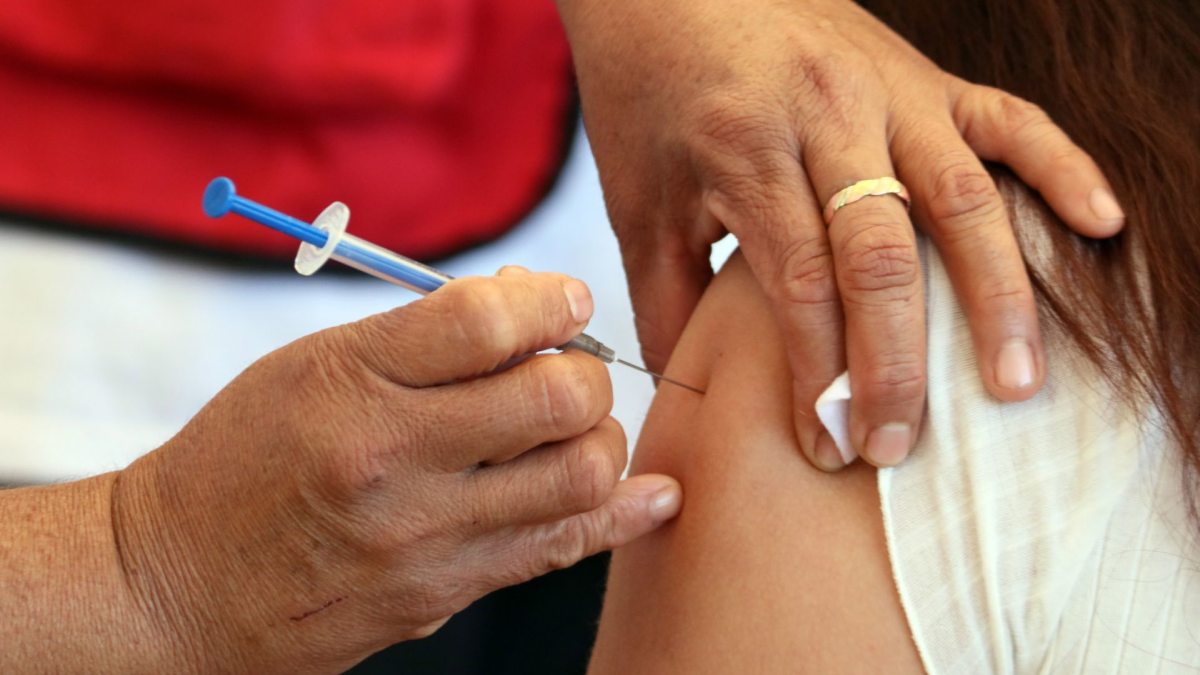Cofepris alerta por uso de vacuna contra dengue en menores