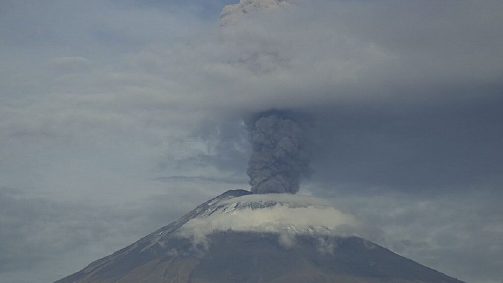 volcan-popocatepetl-registra-fuerte-explosion-video