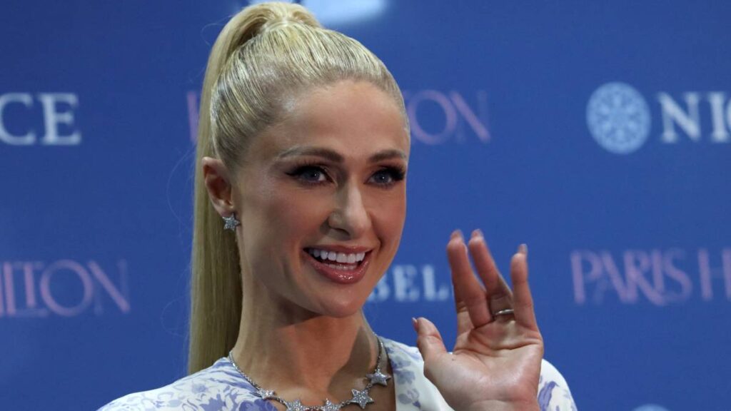 Paris Hilton baila al ritmo de Los Ángeles Azules