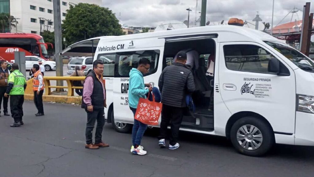 Bloqueo en acceso a la T1 del AICM hace tráfico en Circuito