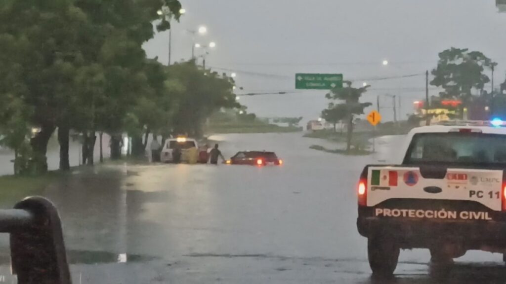 Calles Inundadas En Colima Por Lidia