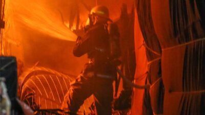 Se incendia mirador del Parque del Jaguar; 50% es consumido por las llamas